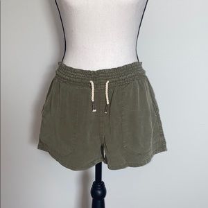 🏷 NEW w Tags | Green Elastic Waist Comfy Shorts